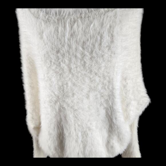 Jessica Simpon White Fuzzy Soft Crew Neck Stretch Sweater Women's Size Medium - Picture 2 of 6